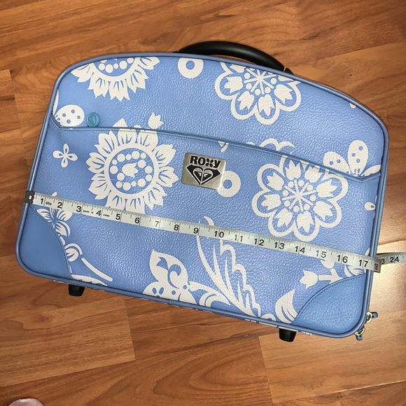 Vintage Roxy Suitcase - Picture 4 of 13